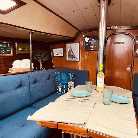 Nortada Boat Escape リスボン