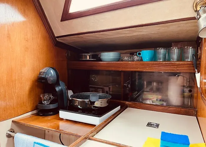 Nortada Boat Escape بوتيل *